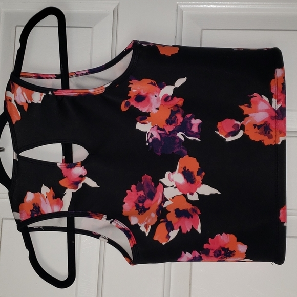 Decree Black Floral Crop Top Size M - Picture 3 of 9